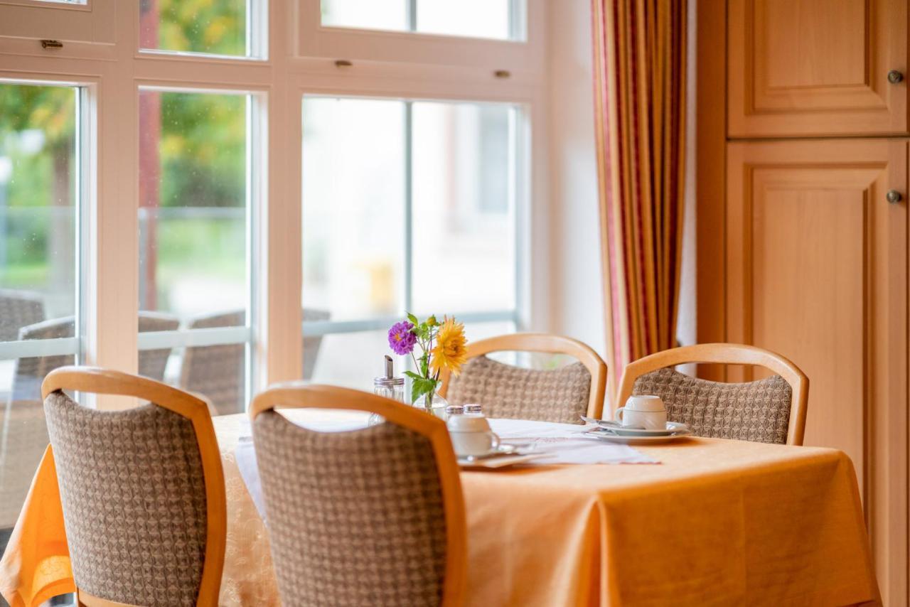Gasthaus-Pension Zum Kreuz Stuhlingen Extérieur photo