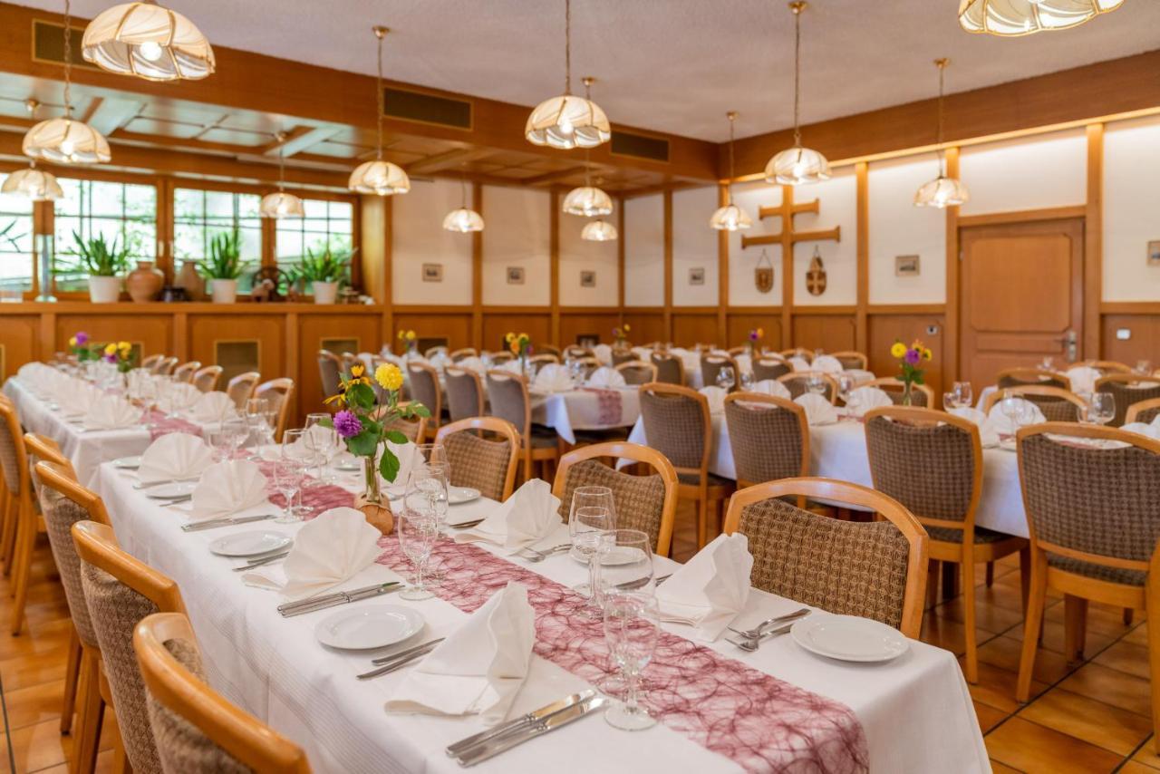Gasthaus-Pension Zum Kreuz Stuhlingen Extérieur photo