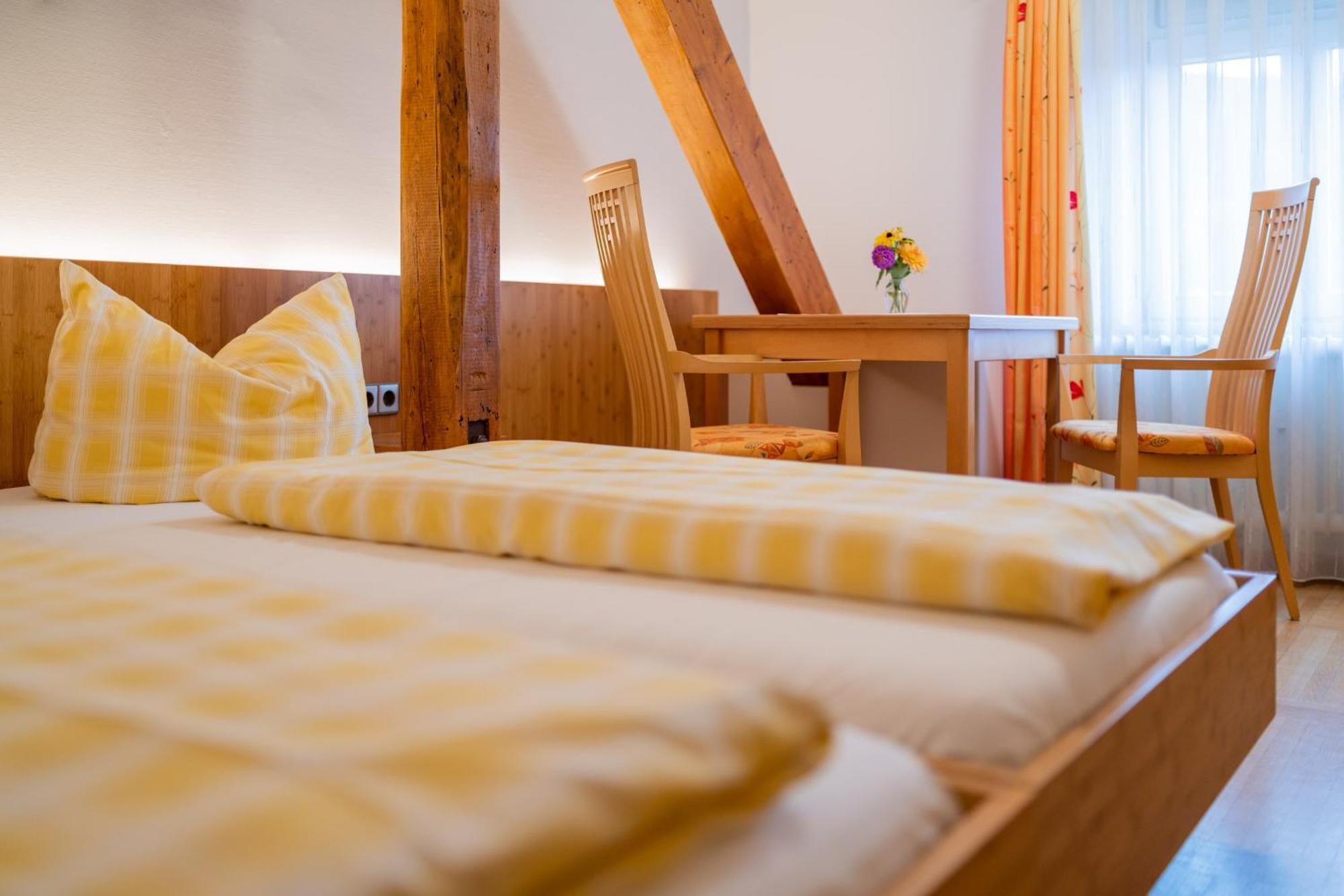 Gasthaus-Pension Zum Kreuz Stuhlingen Extérieur photo